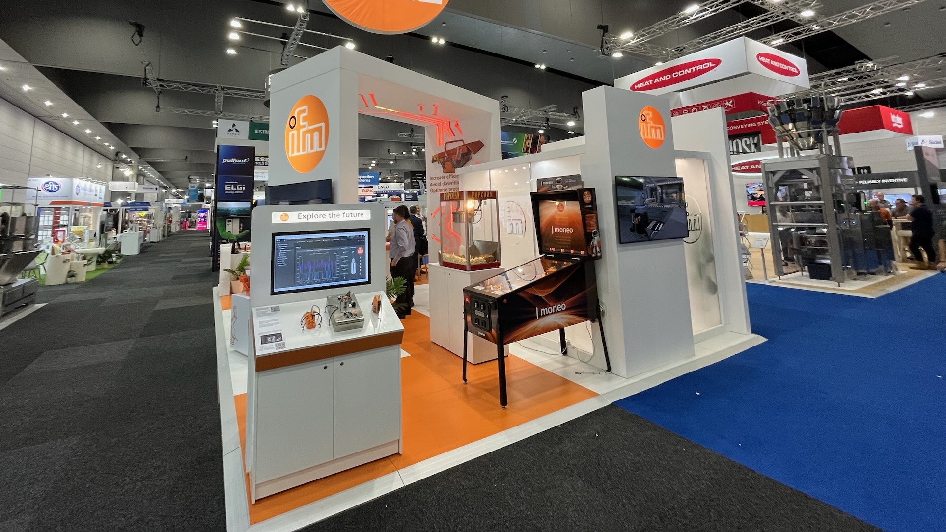 ifm efector Custom Pinball Game at Trade Show